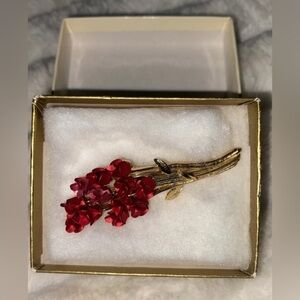 Vintage Avon Red Flower Bouquet Brooch With Original Box Gold Tone 1997